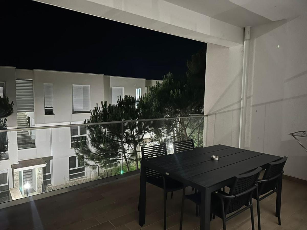 Eme Apartments - Kompleksi San Pietro, Gjiri I Lalzit ดูร์เรส ภายนอก รูปภาพ