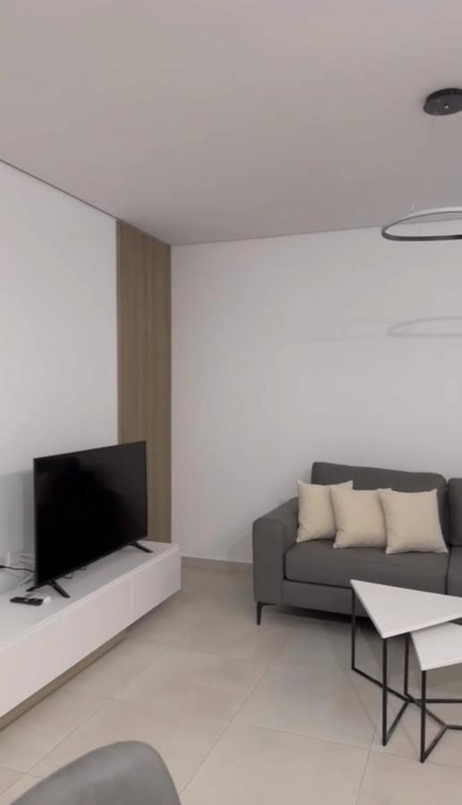 Eme Apartments - Kompleksi San Pietro, Gjiri I Lalzit ดูร์เรส ภายนอก รูปภาพ