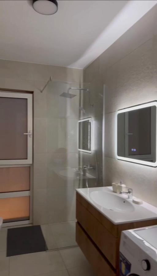 Eme Apartments - Kompleksi San Pietro, Gjiri I Lalzit ดูร์เรส ภายนอก รูปภาพ