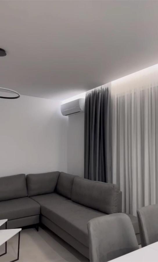 Eme Apartments - Kompleksi San Pietro, Gjiri I Lalzit ดูร์เรส ภายนอก รูปภาพ