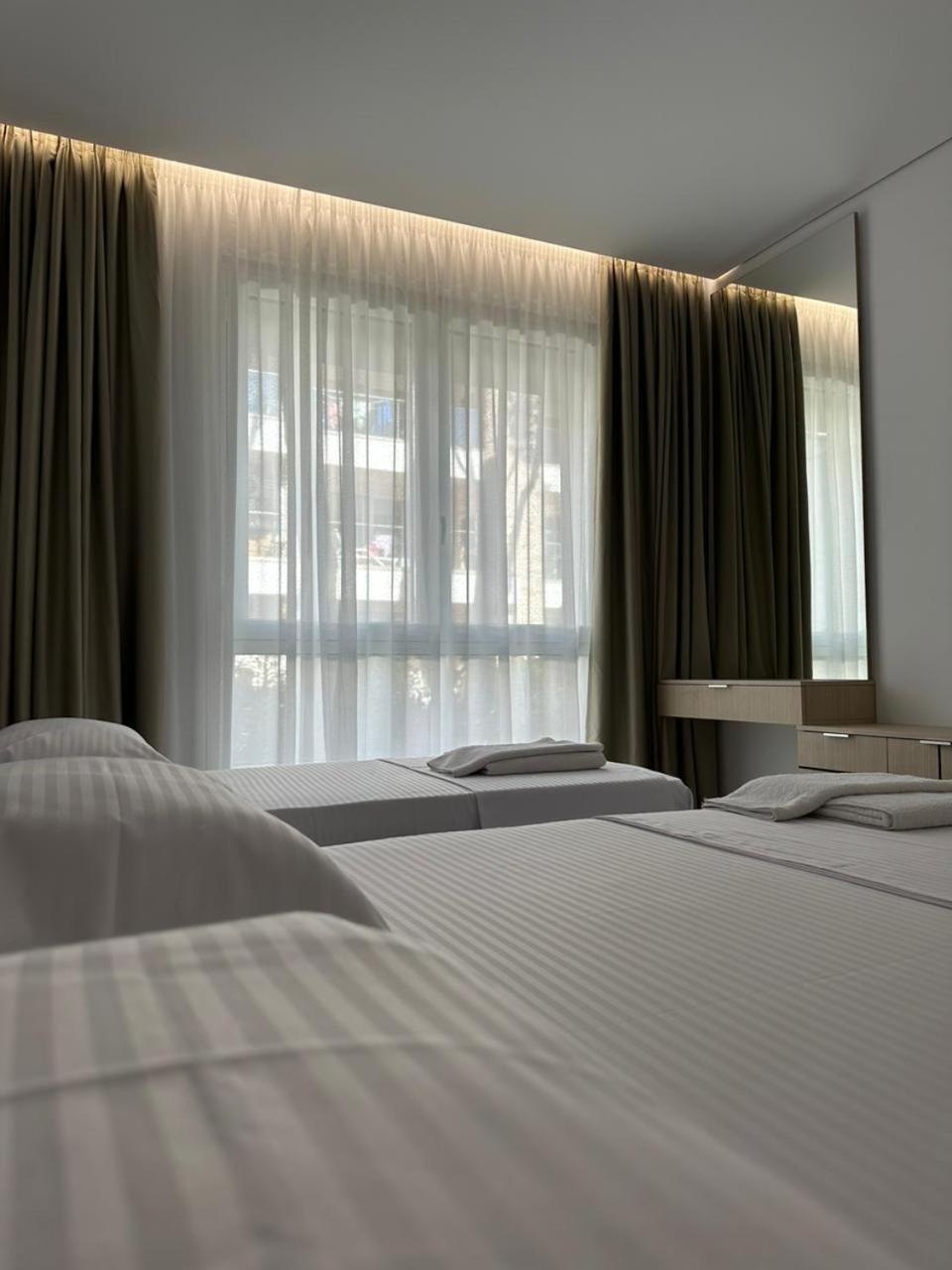 Eme Apartments - Kompleksi San Pietro, Gjiri I Lalzit ดูร์เรส ภายนอก รูปภาพ
