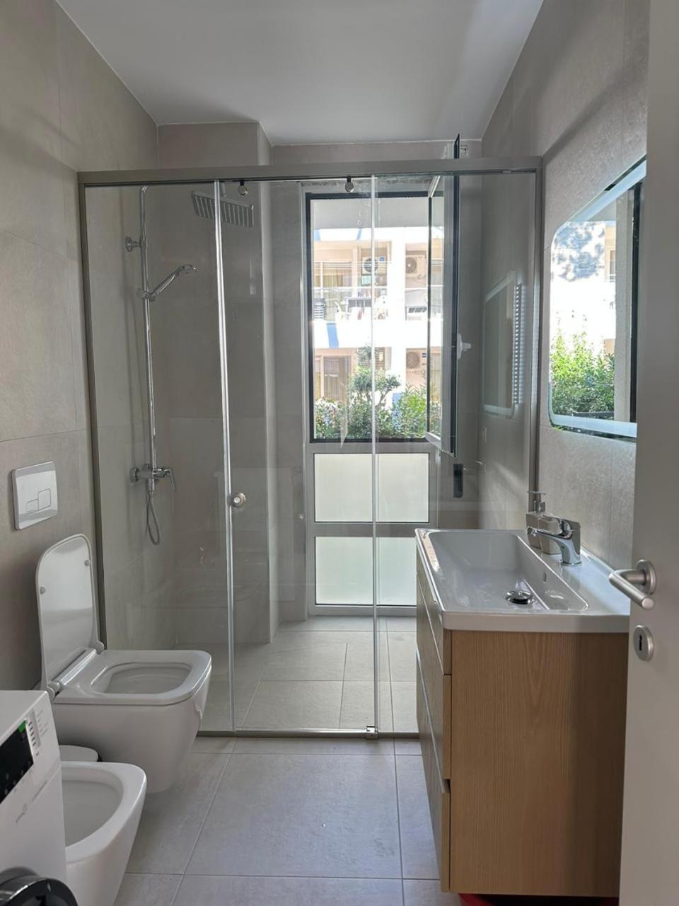 Eme Apartments - Kompleksi San Pietro, Gjiri I Lalzit ดูร์เรส ภายนอก รูปภาพ